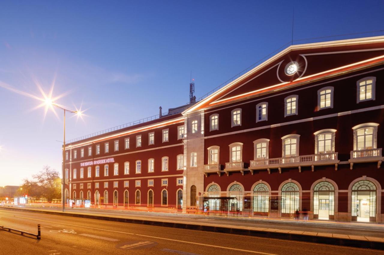 The Editory Riverside Hotel, An Historic Hotel Lisbona Esterno foto The hotel at night