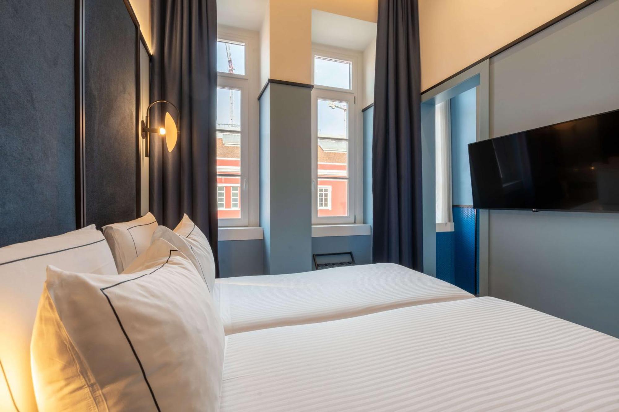 The Editory Riverside Hotel, An Historic Hotel Lisbona Esterno foto A room at the hotel