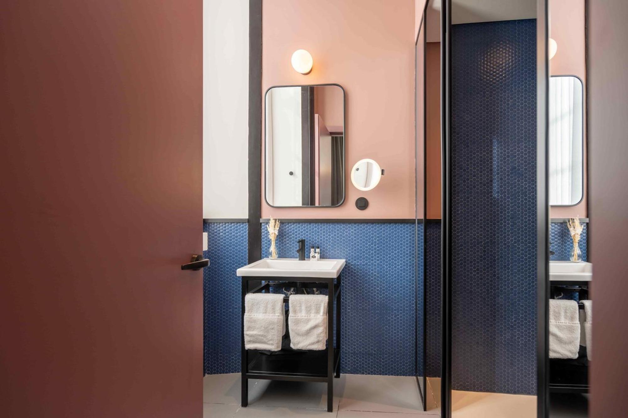 The Editory Riverside Hotel, An Historic Hotel Lisbona Esterno foto Bathroom