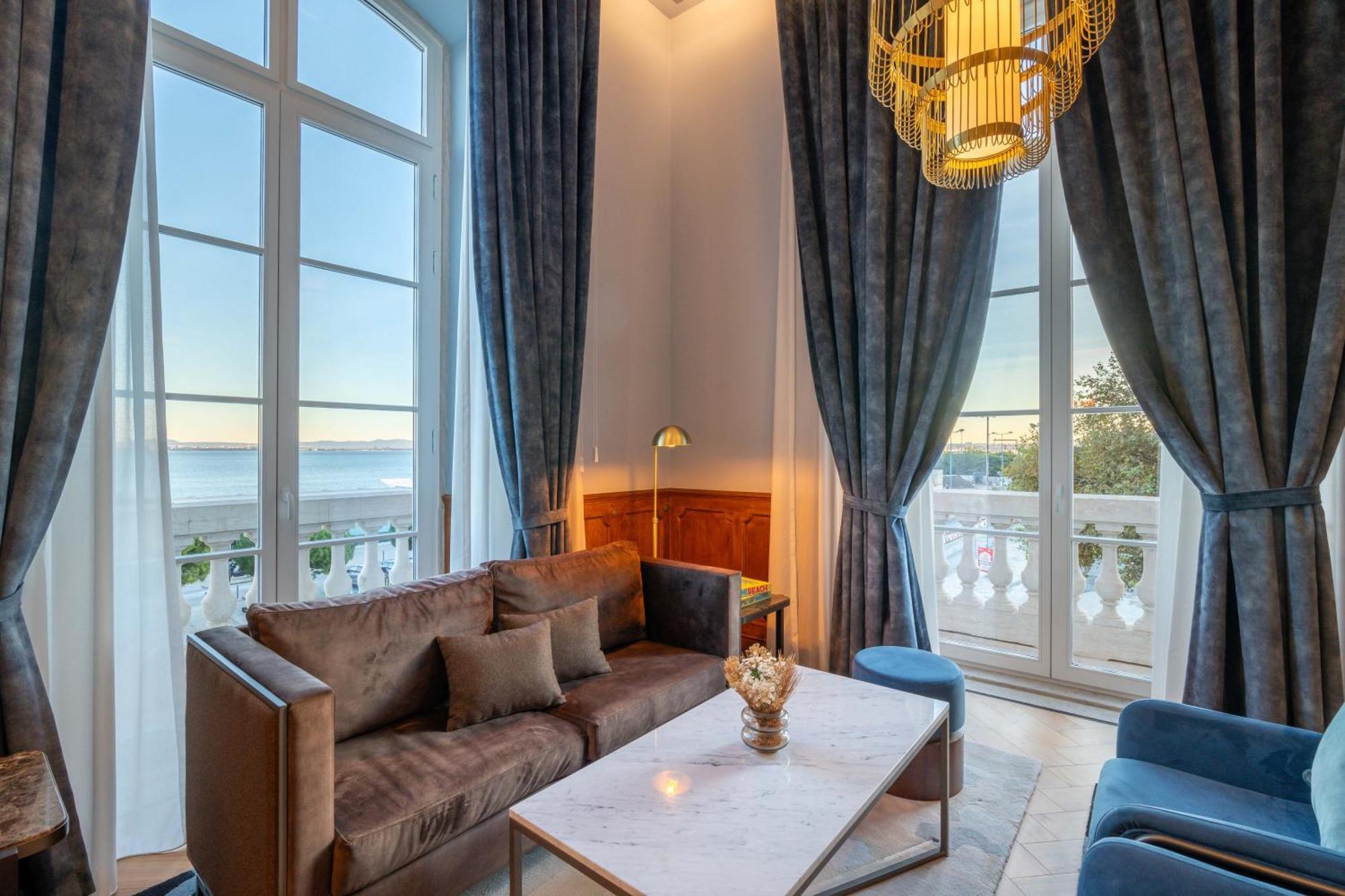 The Editory Riverside Hotel, An Historic Hotel Lisbona Esterno foto Suite