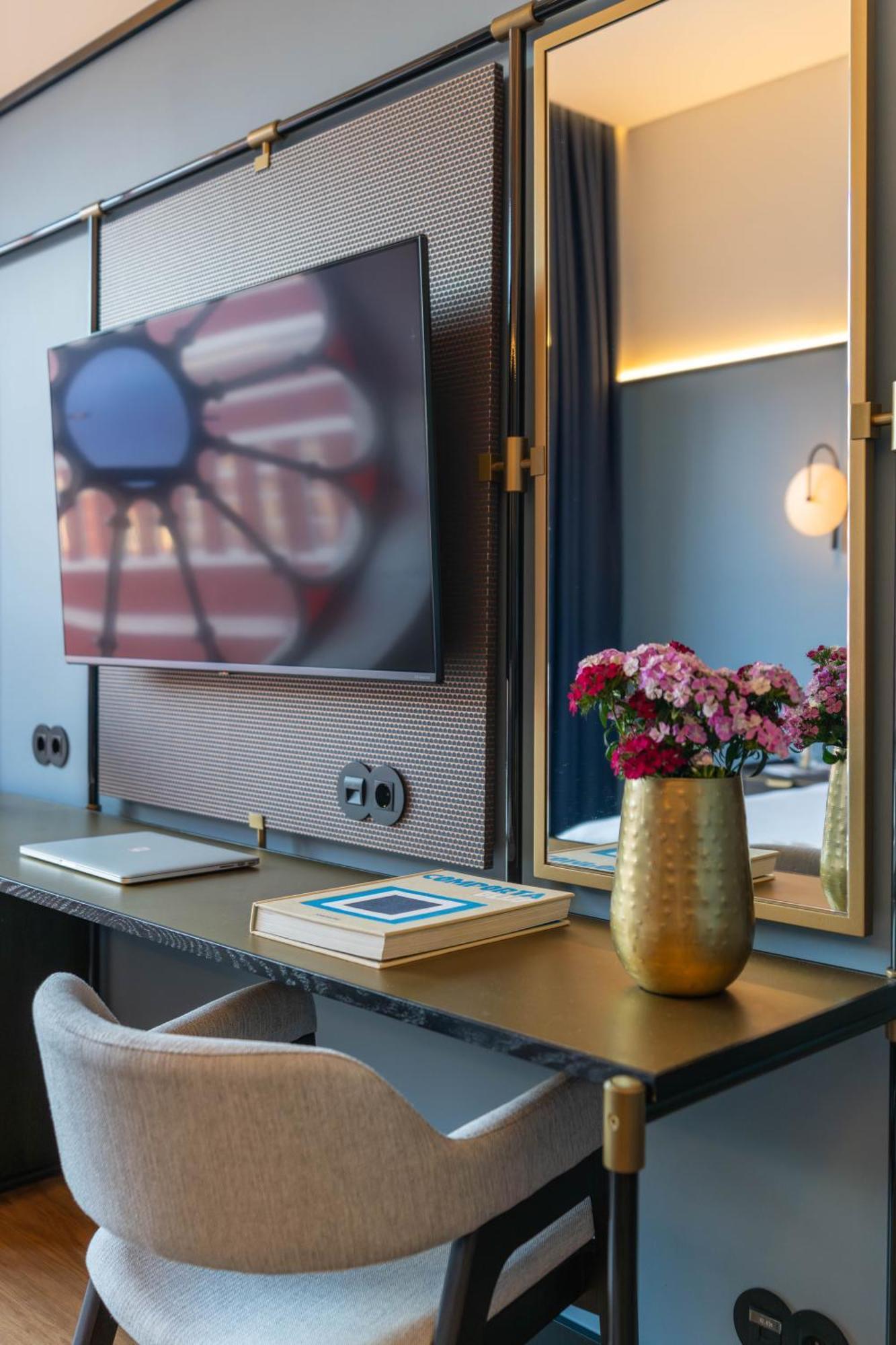 The Editory Riverside Hotel, An Historic Hotel Lisbona Esterno foto A room at the hotel